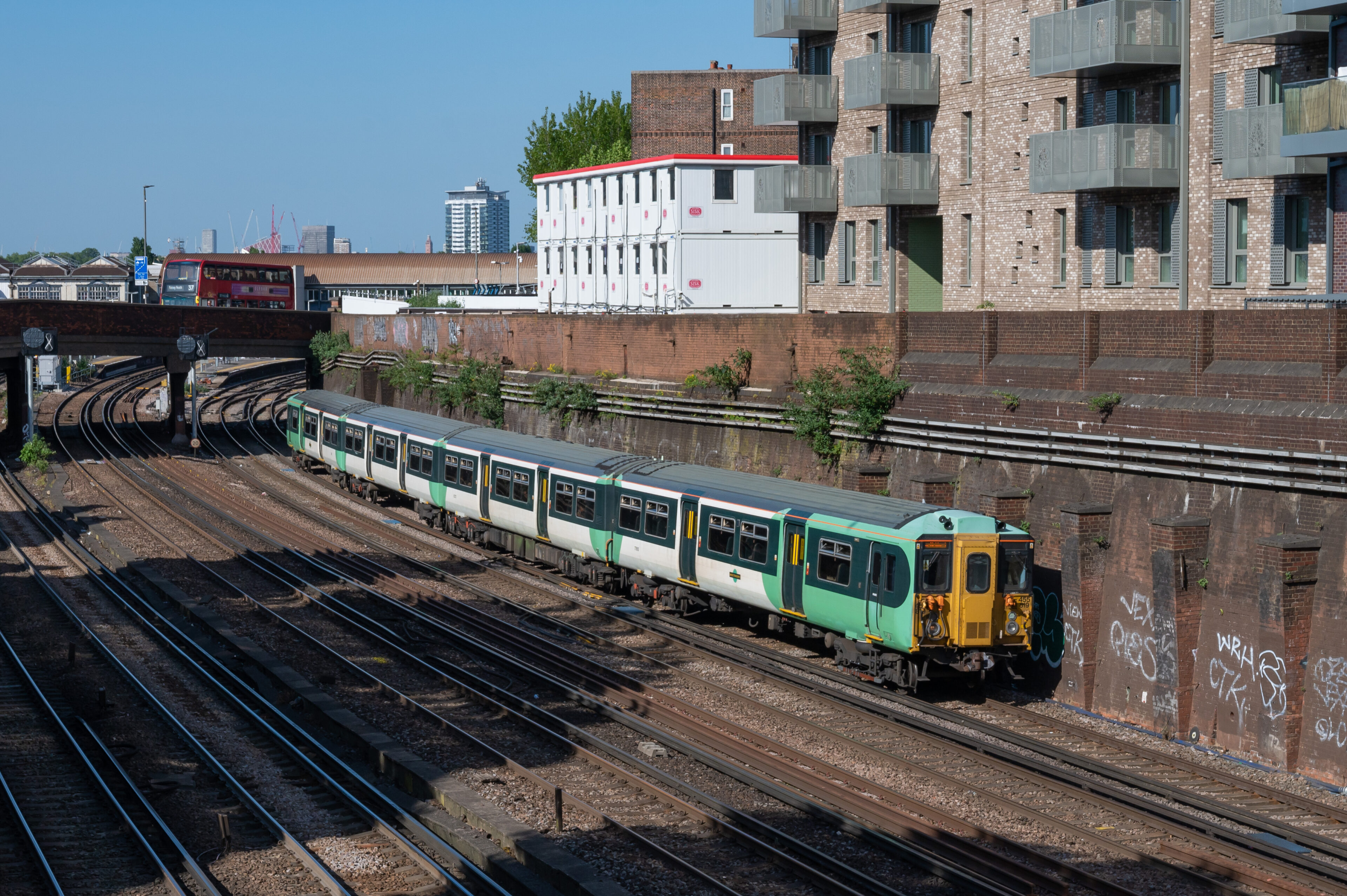 455819 Clapham Junction