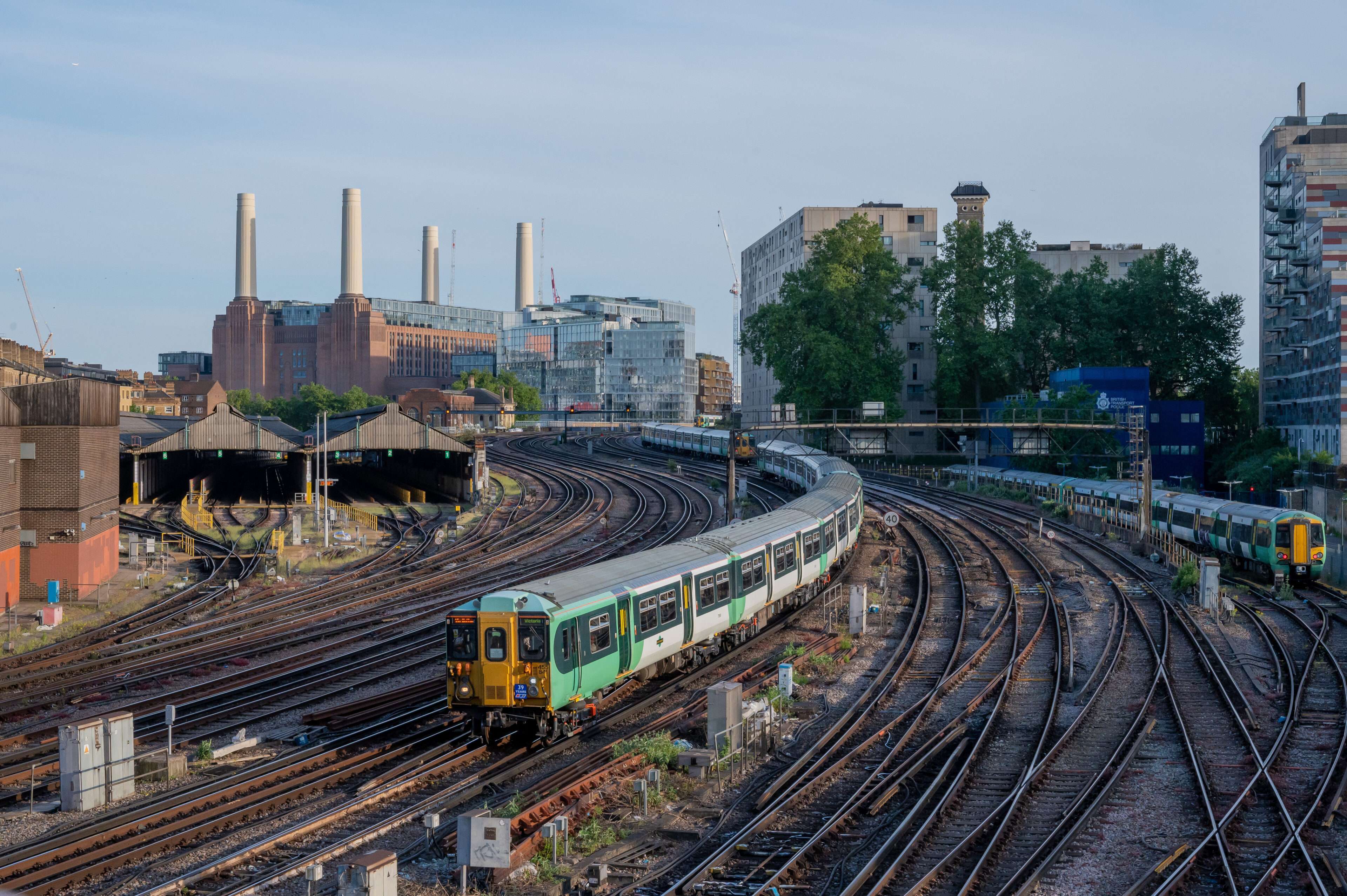 455841 Ebury Bridge