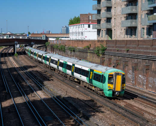 377120 Clapham Junction